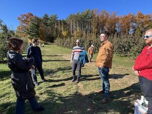 Lab apple picking 2021 image 3