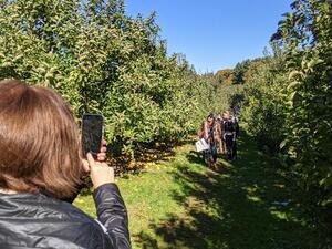 Lab apple picking 2021 image 5